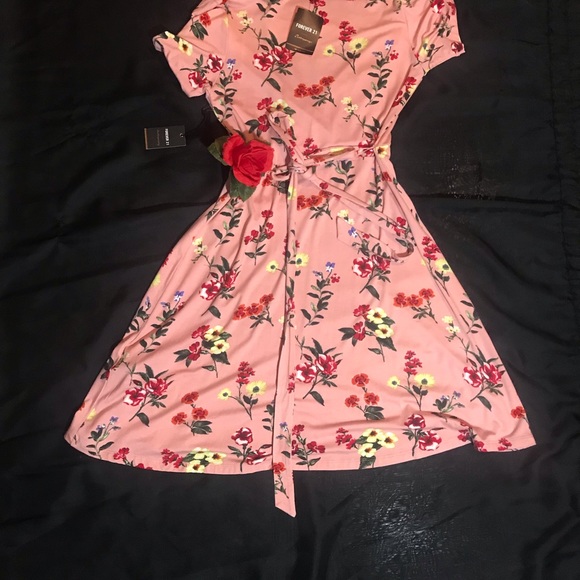 pink dress, with roses - Picture 6 of 8